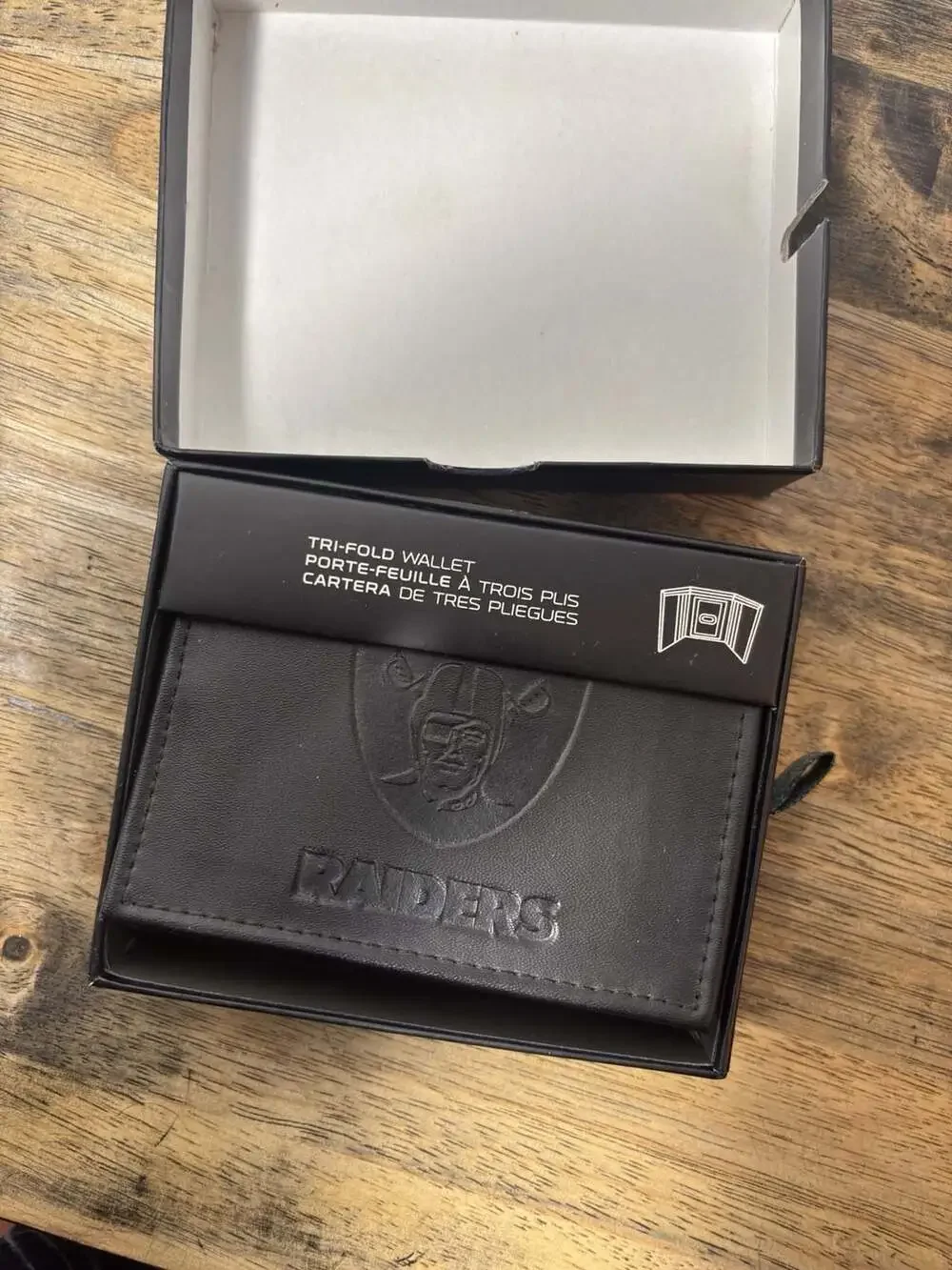 NIB Las Vegas Raiders NFL Genuine Leather Trifold Wallet